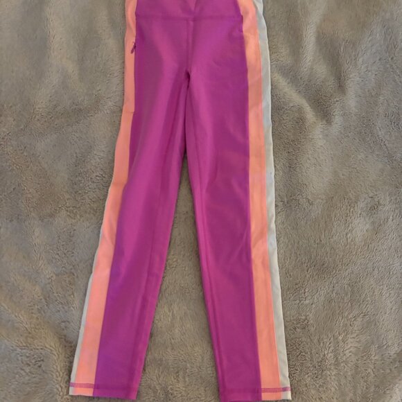 Lilly Pulitzer UPF 50+ Luxletic 24" Weekender High-Rise Midi Legging in Amethyst - Picture 2 of 5